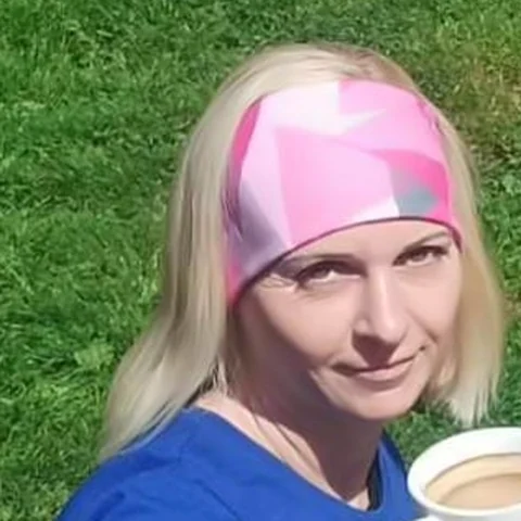 Lenka, 46 let